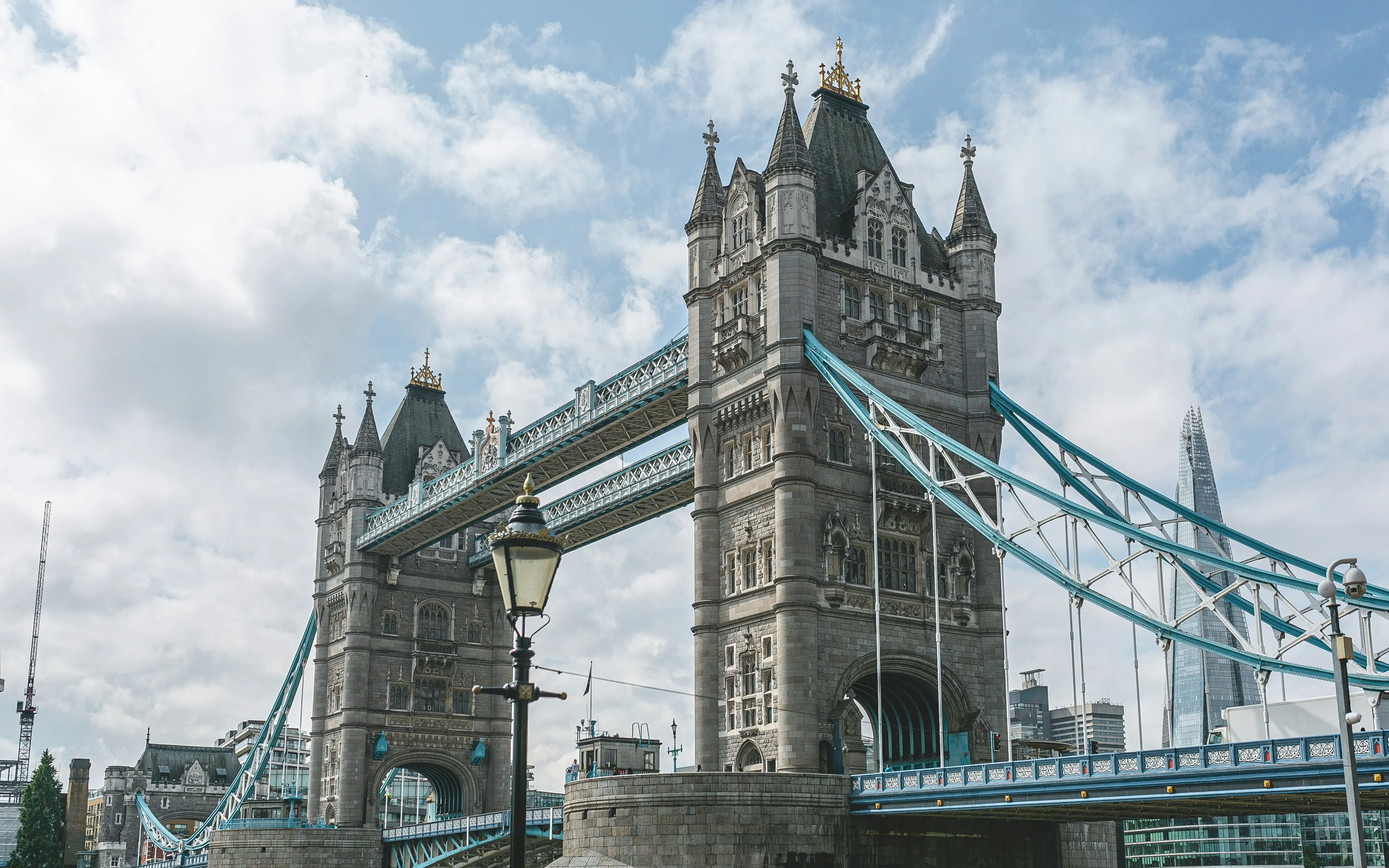 Tower Bridge en Londres como referencia del marco Cambridge y British Council